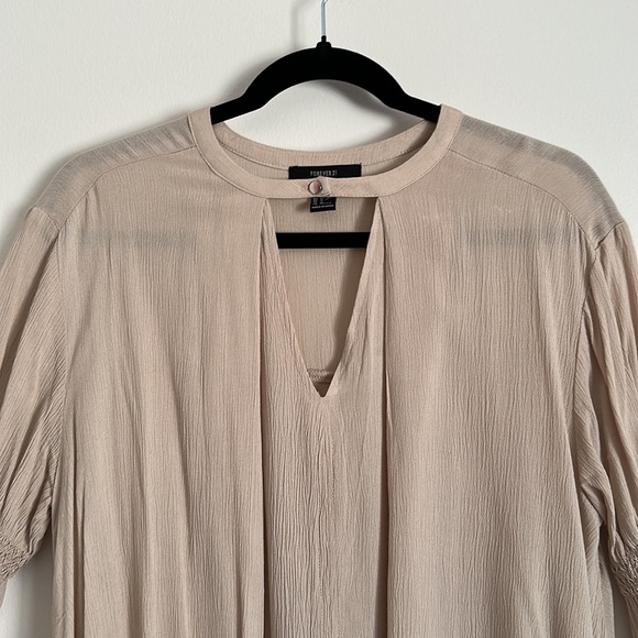 Forever 21 Flowy Boho Long Sleeve Tunic with Button V Cutout Collar - Picture 2 of 12